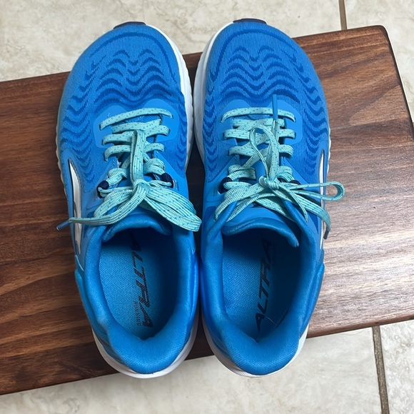 Altra running shoes - Picture 8 of 9